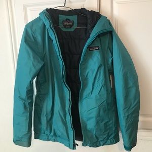 Warm Patagonia jacket with hood!
